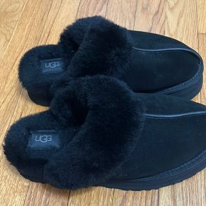 New without box slides ugg platform slipper